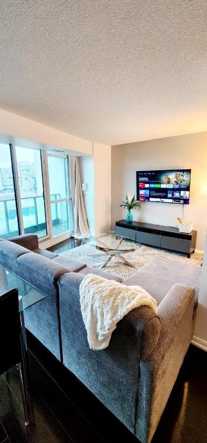 Lakefront Living Downtown Toronto - Free Parking, Gym, Indoor Pool Kültér fotó