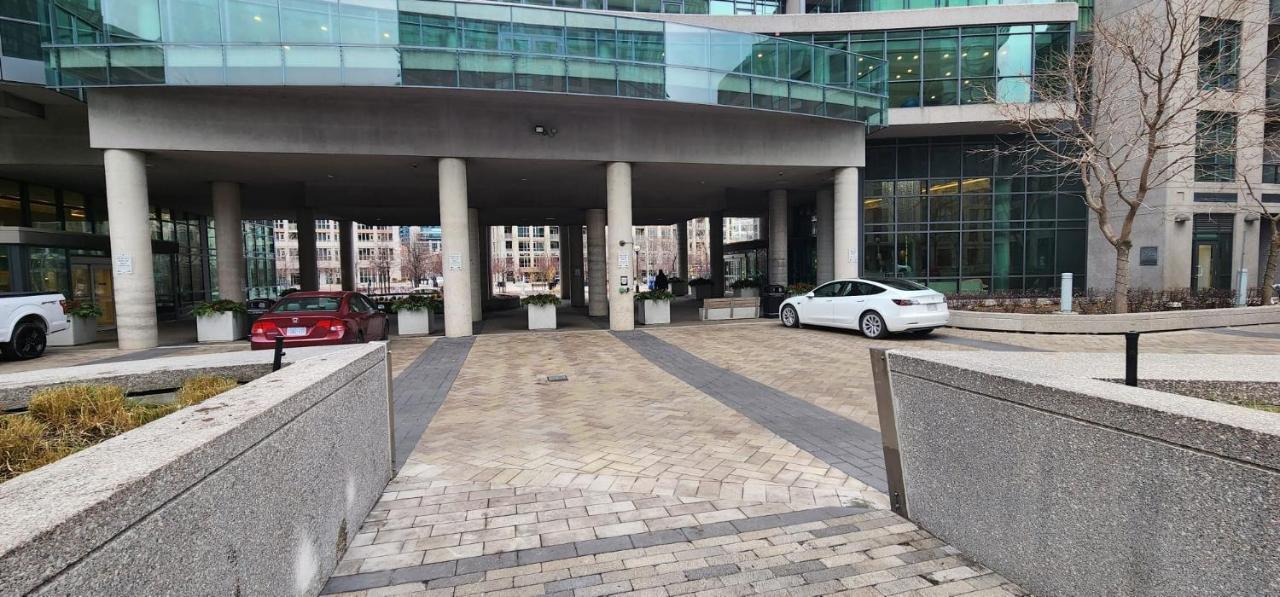 Lakefront Living Downtown Toronto - Free Parking, Gym, Indoor Pool Kültér fotó