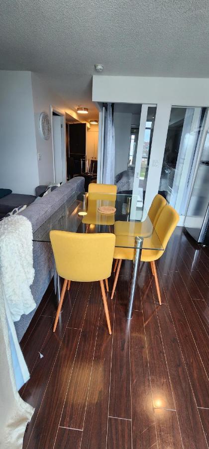 Lakefront Living Downtown Toronto - Free Parking, Gym, Indoor Pool Kültér fotó