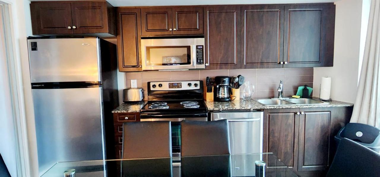 Lakefront Living Downtown Toronto - Free Parking, Gym, Indoor Pool Kültér fotó